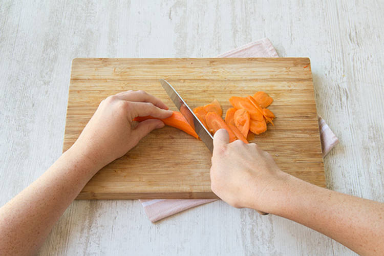 Prepare the carrot