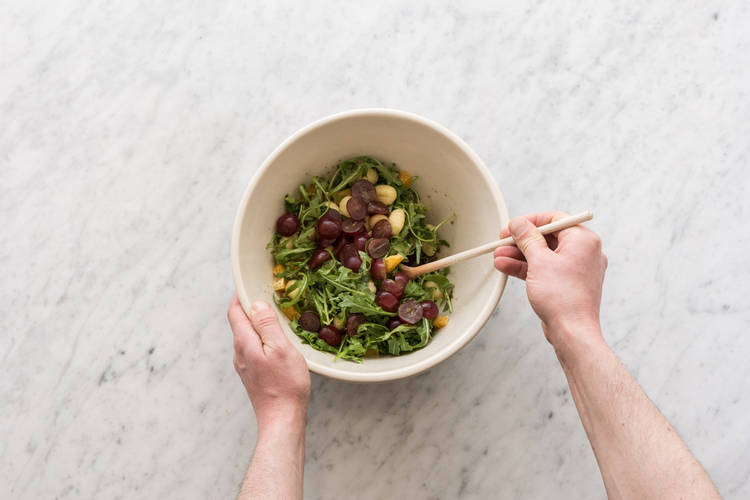 Salat anrichten