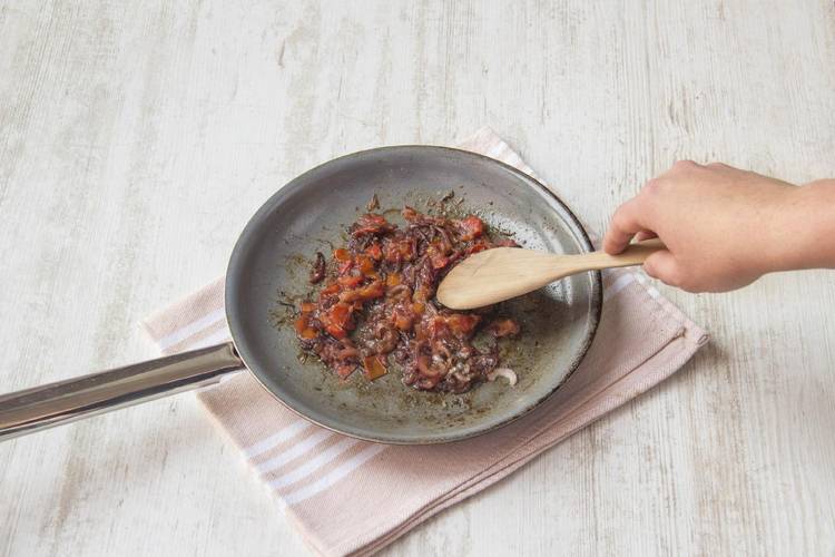 Make the tomato-onion jam