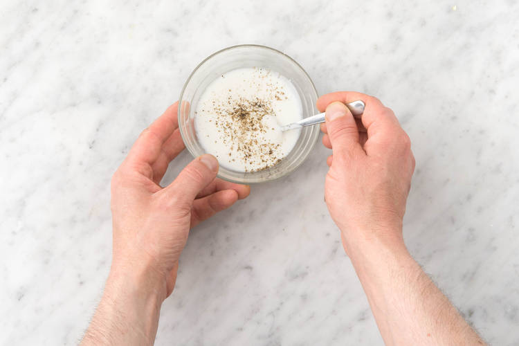 Schmand-Dip zubereiten