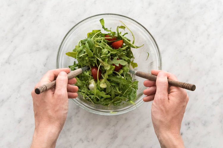 Salat vermischen