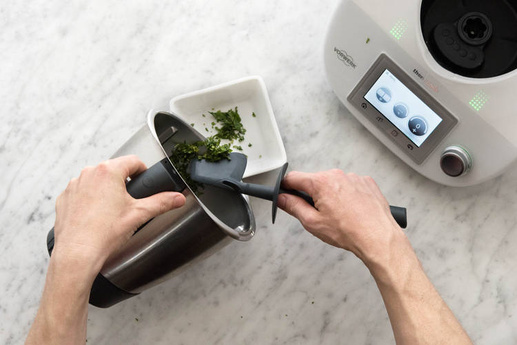 Basilikum zerkleinern