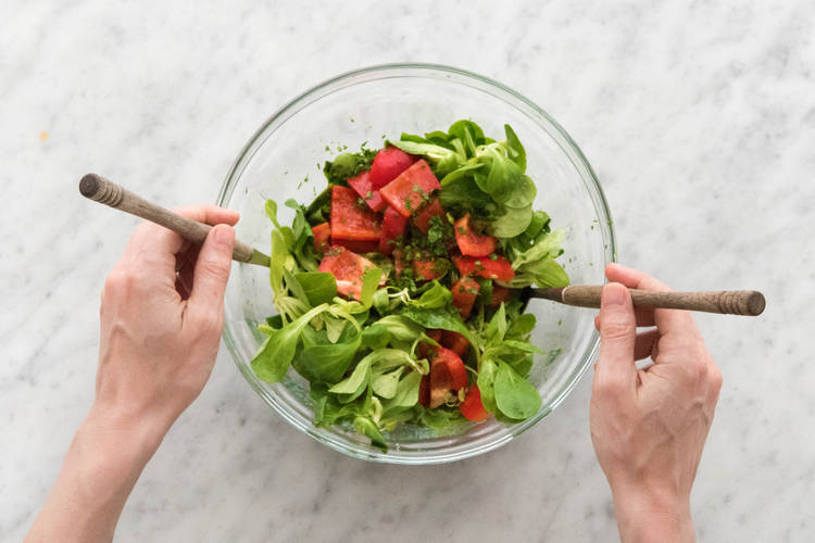 Salat zubereiten