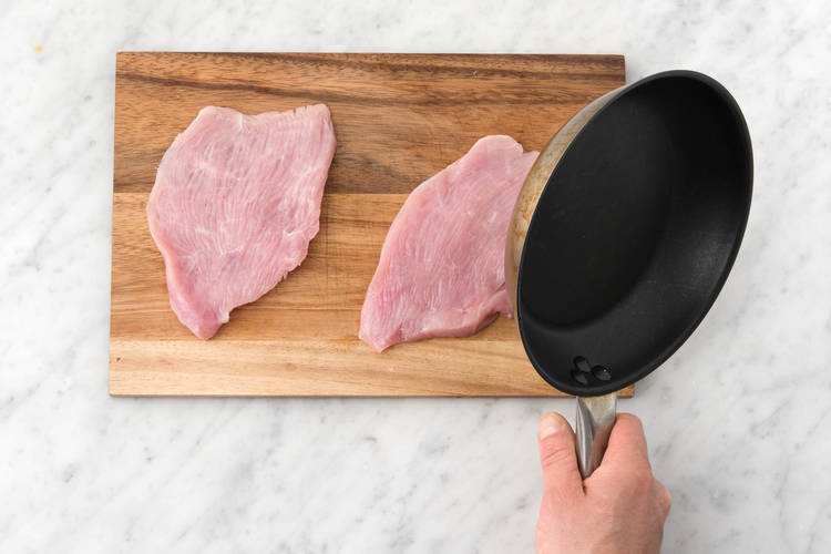 TRUTENSCHNITZEL VORBEREITEN
