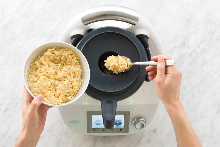 Orzo-Nudeln garen