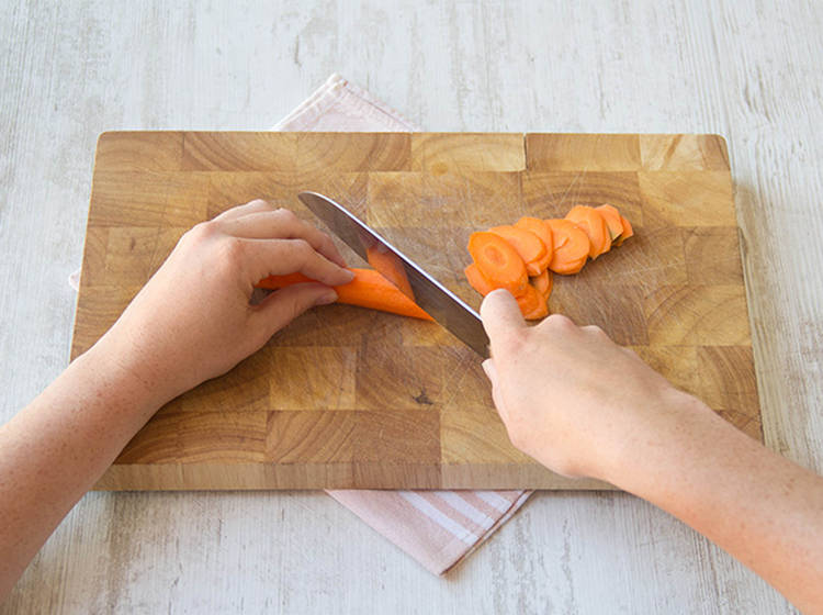 Prepare the carrot