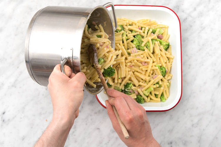 Transfer the macaroni mixture to the baking dish