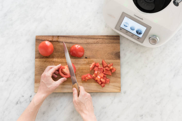 Tomaten würfeln