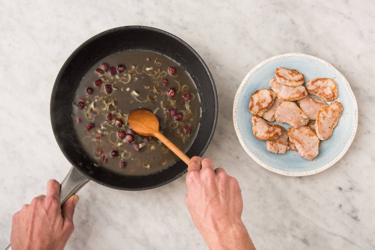 4 PRÉPARER LA SAUCE