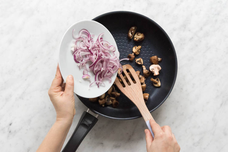 Zwiebelstreifen mitbraten