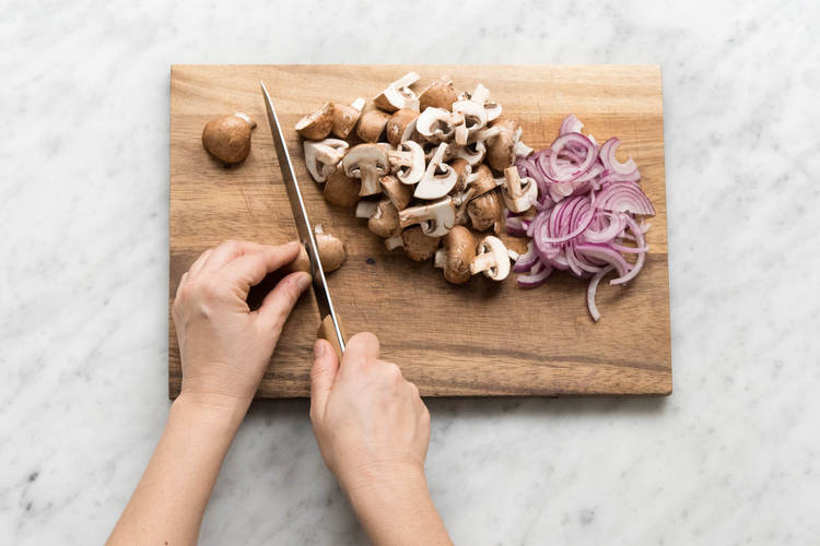 Champignons vierteln