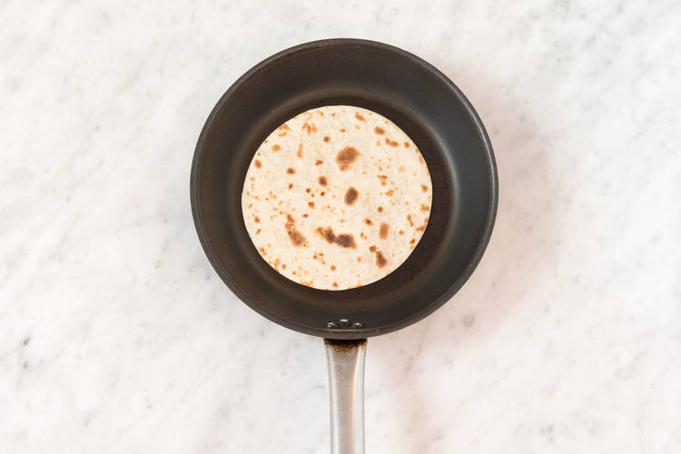 Mais-Tortillas aufwärmen