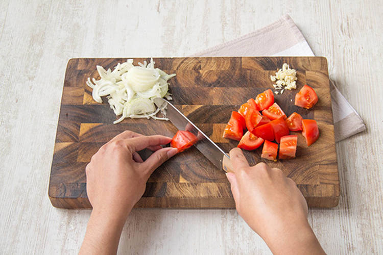 Prepare veggies.