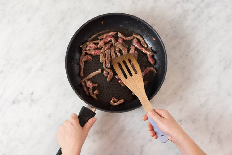 Rindergeschnetzeltes anbraten