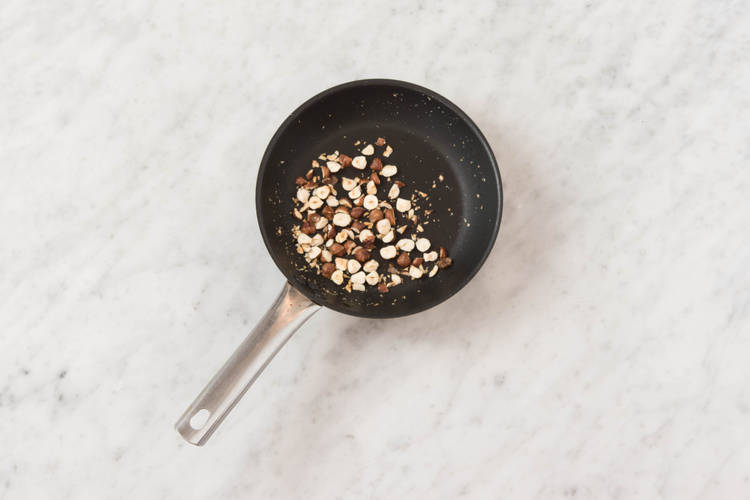 Haselnusskerne rösten