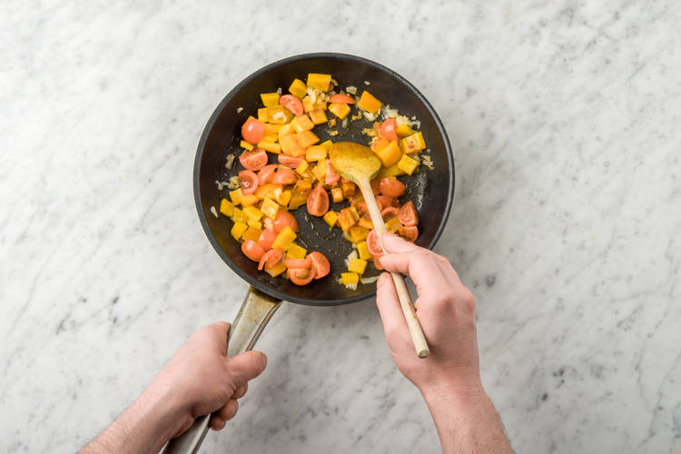 Rauchige Gemüsepfanne zubereiten