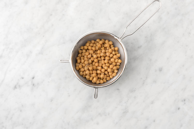 Égoutter les pois chiches