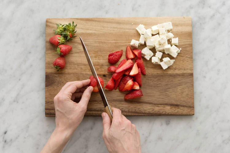 ERDBEEREN ZUBEREITEN