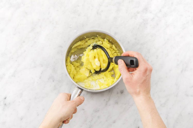 MAKE THE POTATO MASH