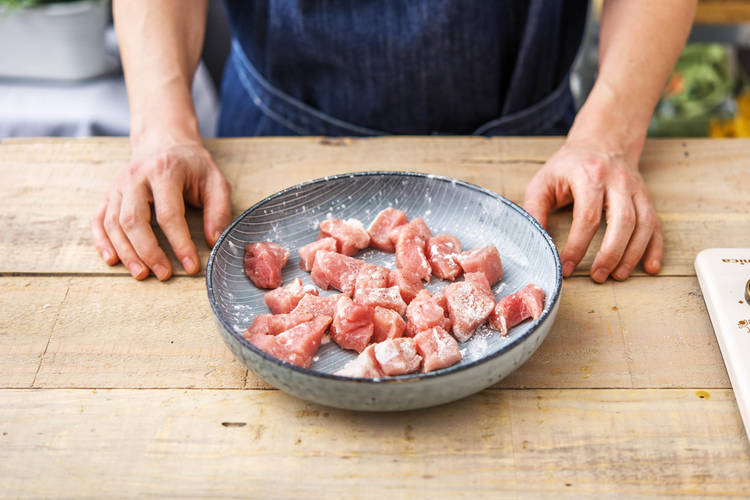 Flour the Pork