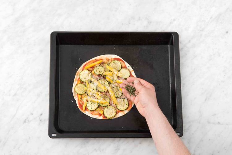 Garnir la pizza