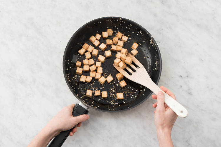 Tofuwürfel anbraten