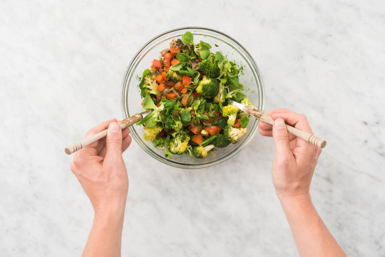 Mélanger la salade