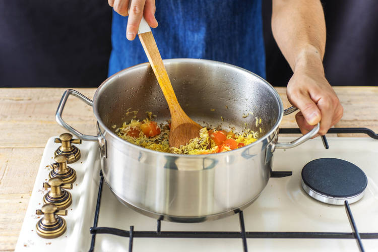 Cook the rice