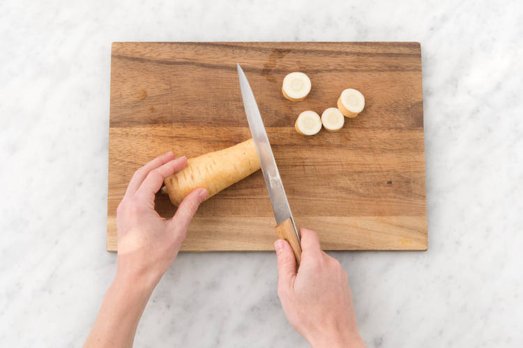 Couper le persil tubéreux