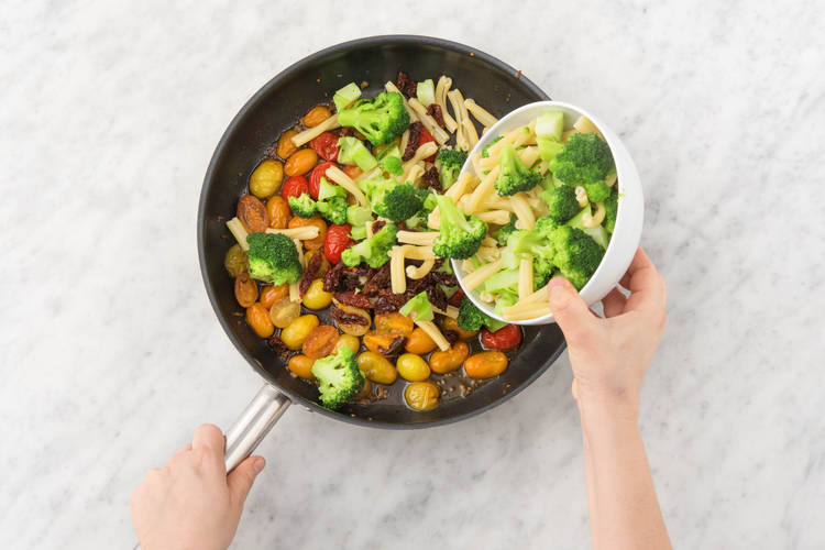 Ajouter les casarecce et le brocoli
