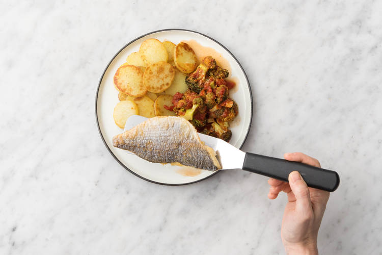Servir avec le filet de daurade