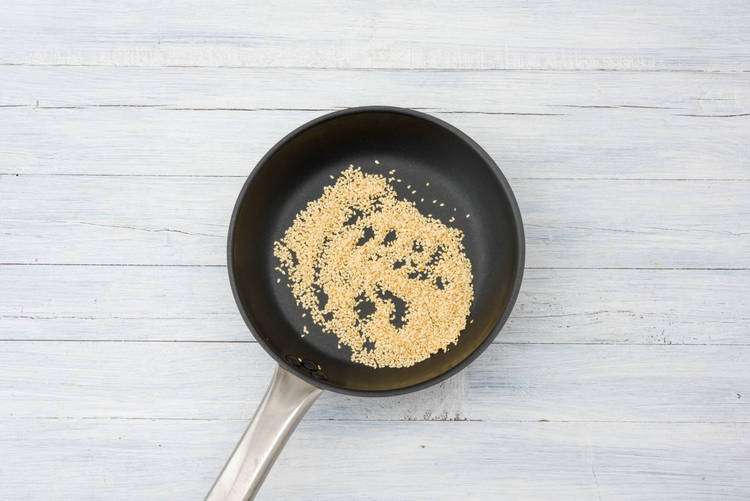 Faire griller les graines de sésame