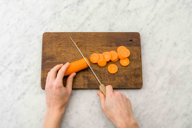 Découper les carottes en rondelles
