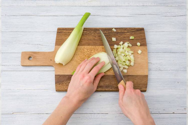 Découper le fenouil