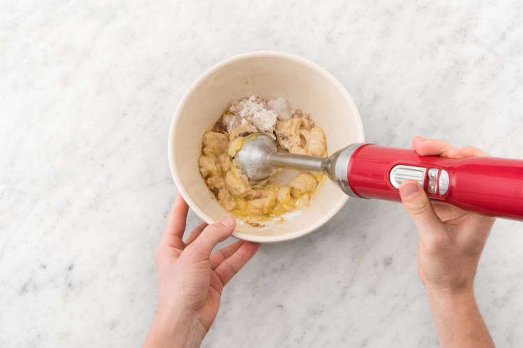 Réduiser le tout en pâte épaisse