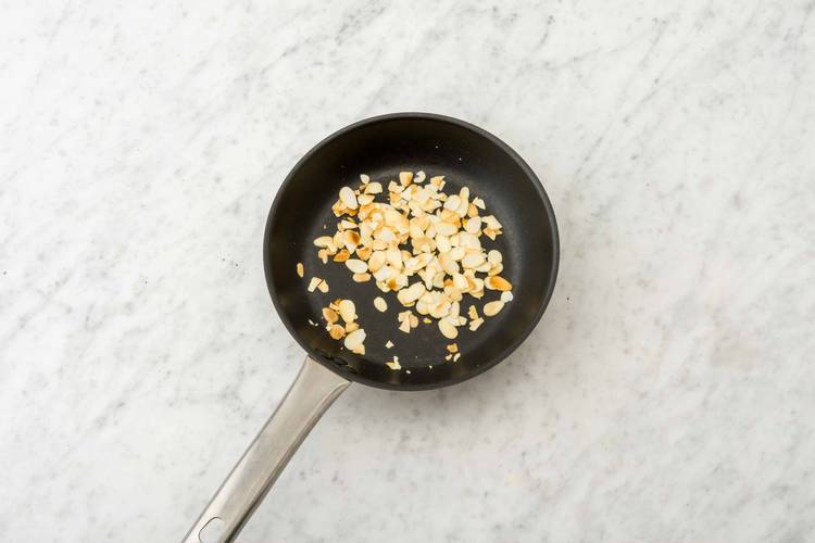 Griller les amandes effilées