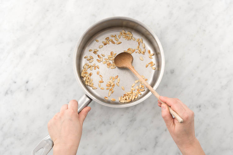 Griller les pignons de pin