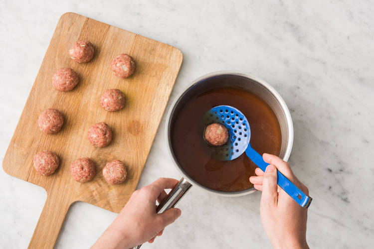 Pocher les boulettes