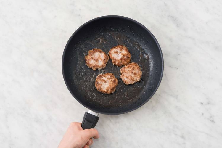 Cuire les hamburgers de poulet