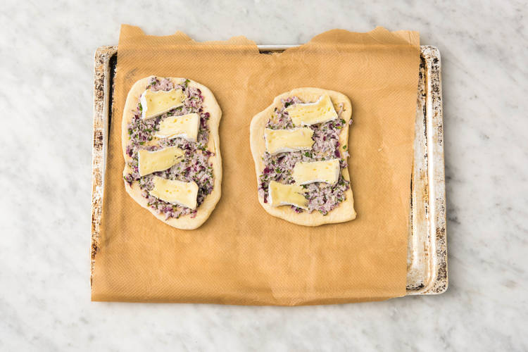 FLAMMKUCHEN BACKEN