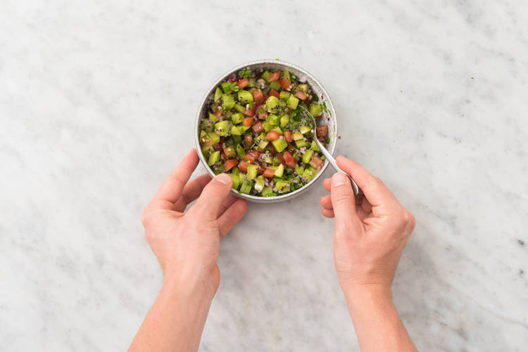 Make Kiwi Salsa