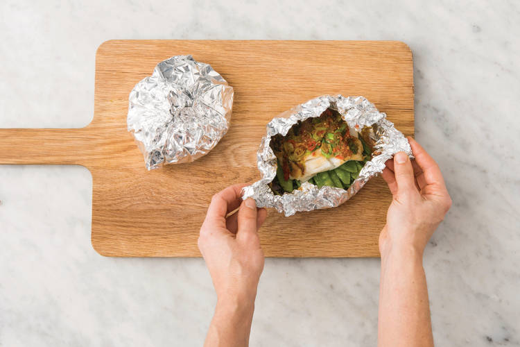 Bake the fish parcels