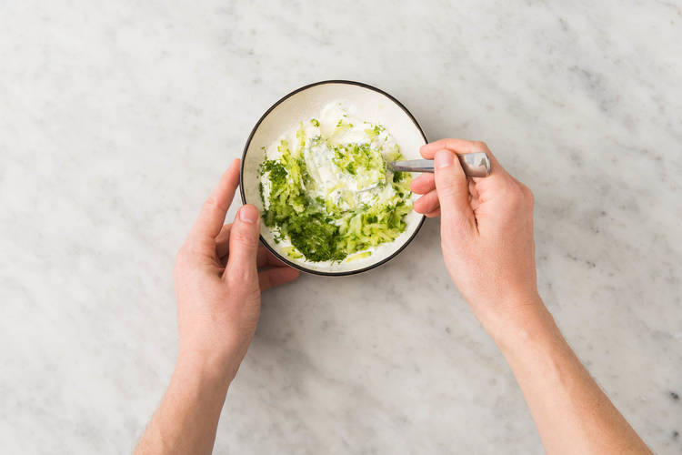 Préparer le tzatziki