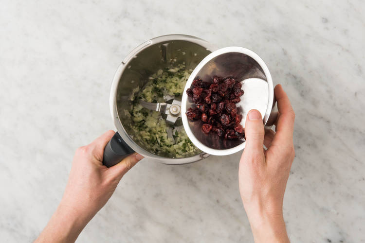 CRANBERRY-SPINAT-SOSSE