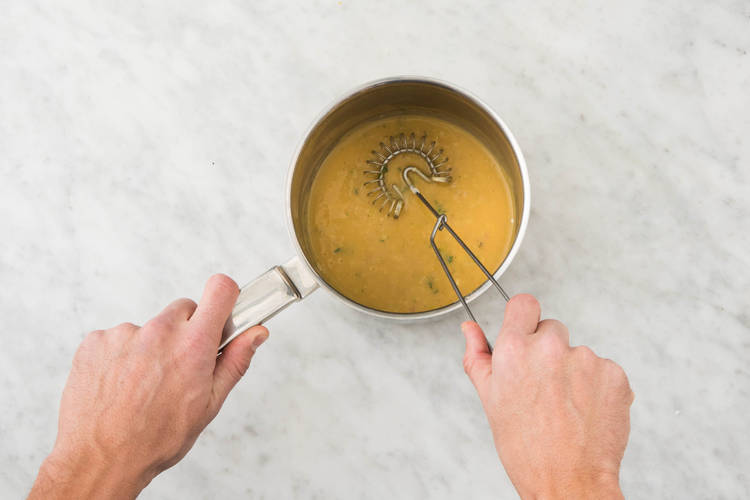 Préparer la sauce à l'échalote et au thym