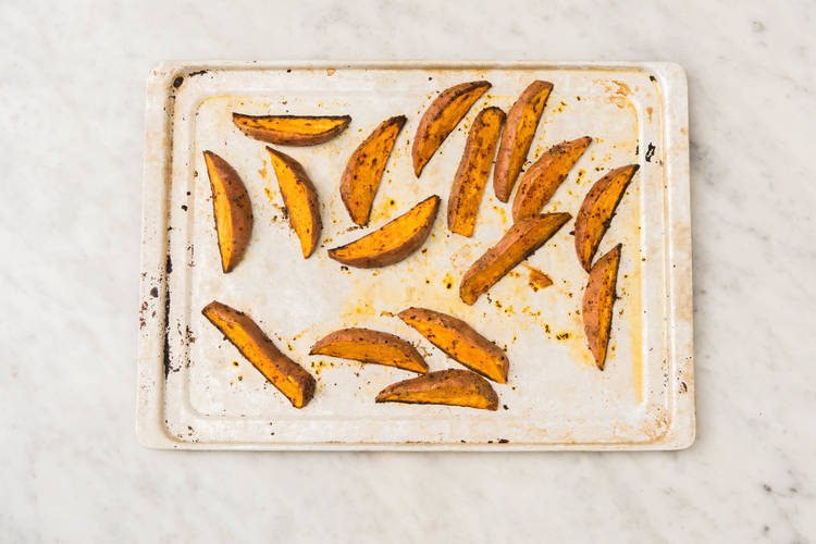 1 RÔTIR LES PATATES