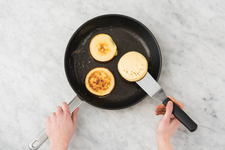 Pannenkoekjes bakken