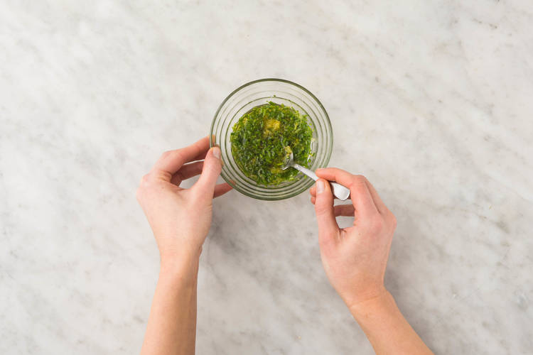 5 MAKE HERB SAUCE