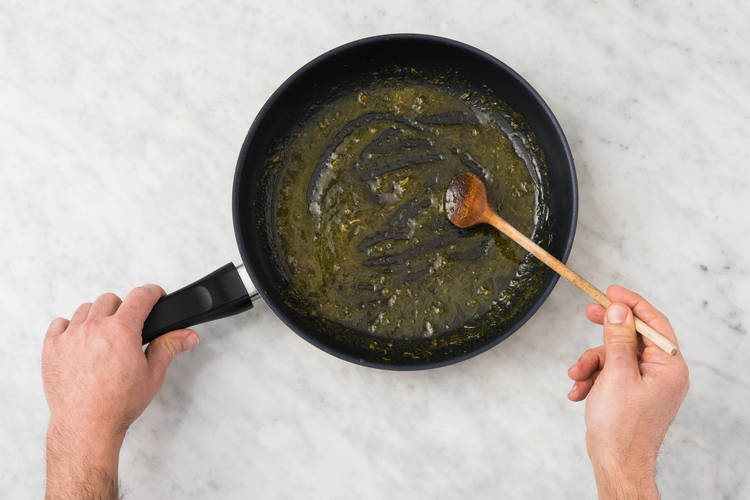 5 FAIRE LA SAUCE À L'ORANGE