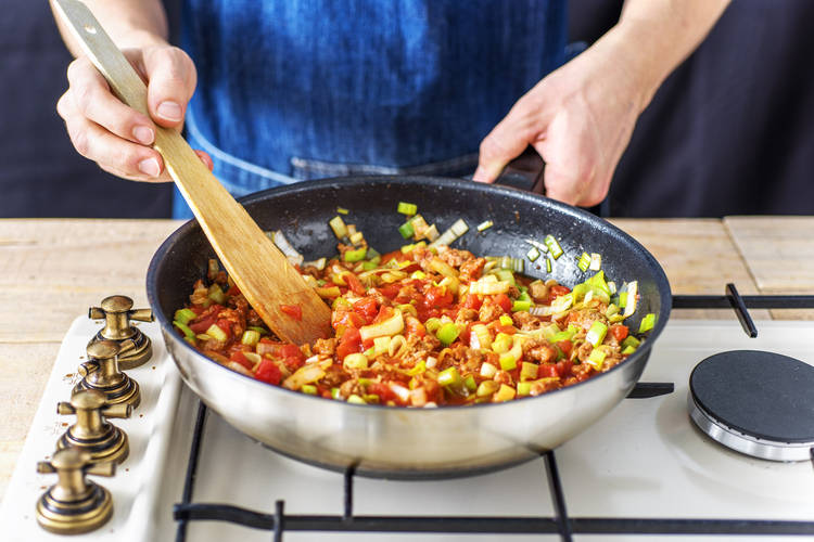 SIMMER THE HOTPOT